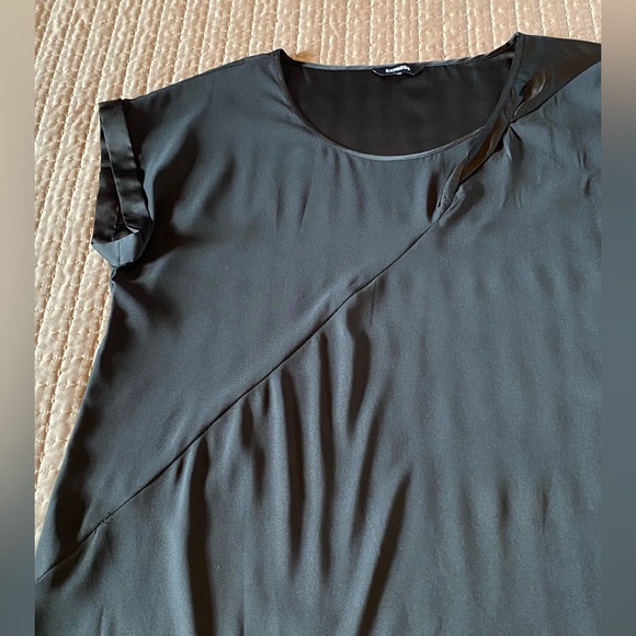 EXPRESS NWOT MATTE SATIN T-SHIRT TOP - Picture 3 of 5